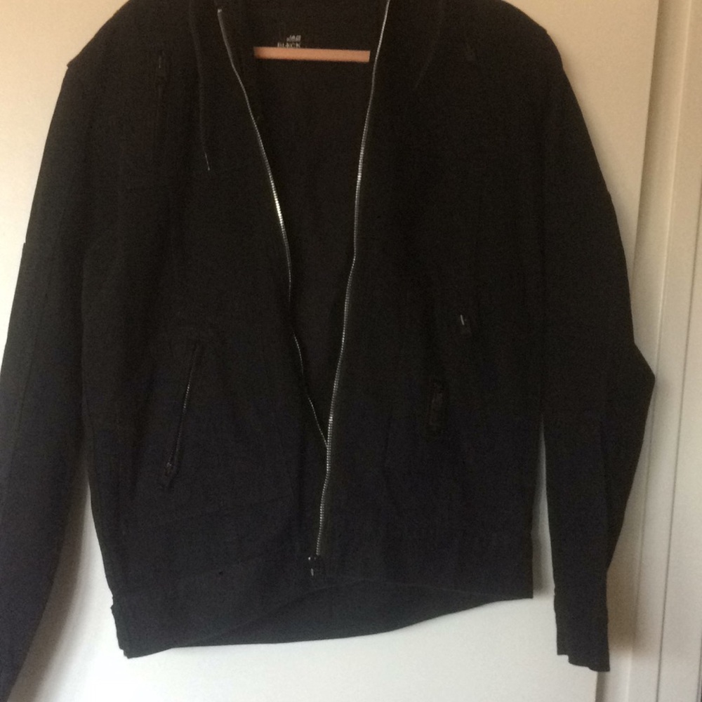Black jean jacket w detachable hood